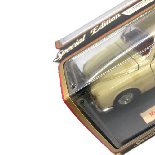 Maisto (マイスト) モデルカー 1/18スケール JAGUAR Mark II 1959