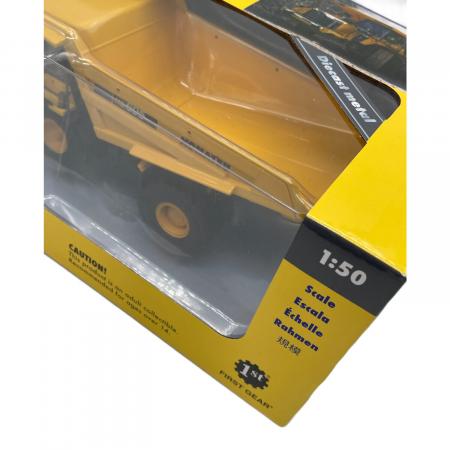 FIRST GEAR (ファーストギア) ダイキャストカー KOMATSU ダンプ