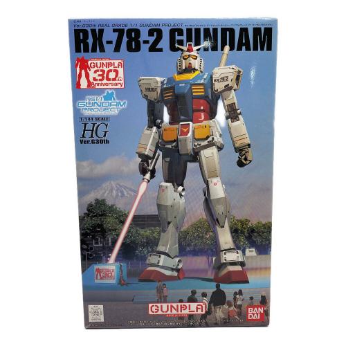 BANDAI (バンダイ) ガンプラ HG 1/144 RX-78-2 ガンダム Ver.G30th REAL GRADE 1/1 GUNDAM PROJECT プラモデル 東静岡限定Ver.