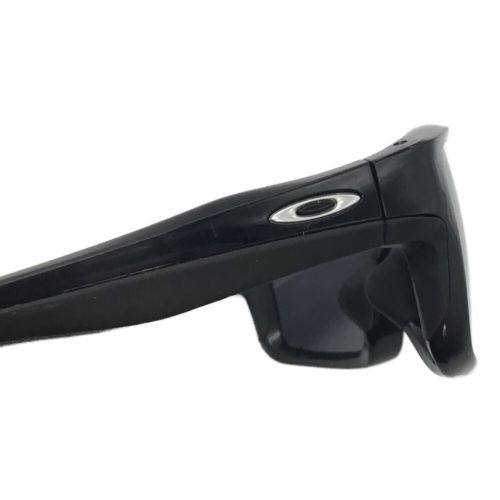 OAKLEY (オークリー) サングラス ケース付 OO9252-01