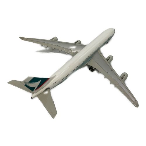 航空機模型 1/400 AIRBUS A340-200 VR-HMT