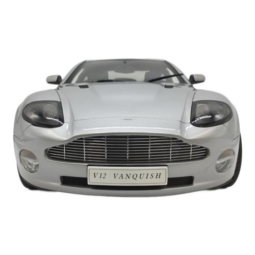 京商 (キョウショウ) モデルカー 1/12 Aston Martin V12 Vanquish Silver (アストンマーチン V12 バンキッシュ  シルバー) 08603S2｜トレファクONLINE