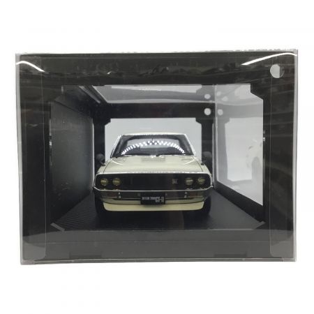 ignition model (イグニッションモデル) ダイキャストカー 窓浮き有 1/18 Nissan Skyline 2000 GT-R  KPGC110 (日産 スカイライン 2000 GT-R KPGC110) ホワイト 0224｜トレファクONLINE