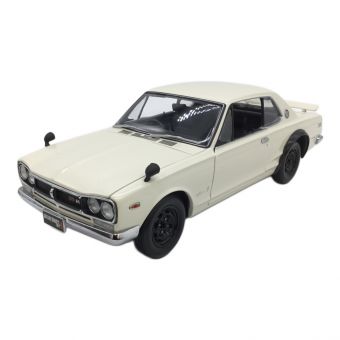 京商 (キョウショウ) ダイキャストカー 1:18 NISSAN SKYLINE 2000 GT-R (KPGC10) / (ニッサン スカイライン 2000 GT-R (KPGC10)) 08125W