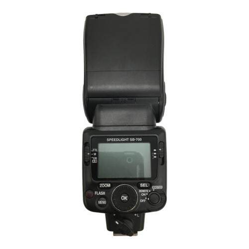 Nikon (ニコン) デジタル一眼レフカメラ D3100 ズームレンズキット