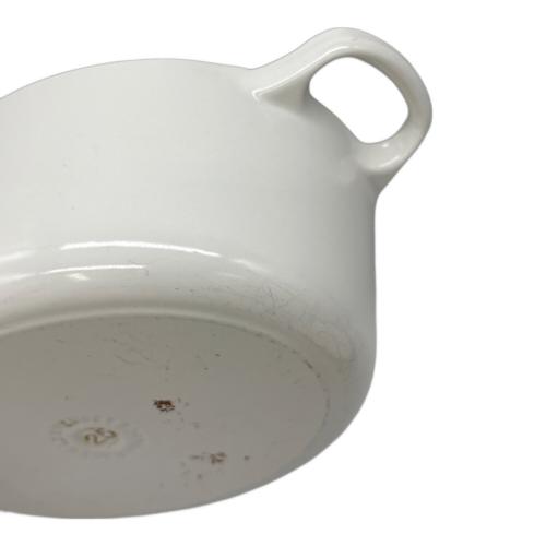 LE CREUSET (ルクルーゼ) 両手鍋 ホワイト ココット・オーバル