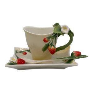 陶翔舞千 (トウショウマイセン) カップ&ソーサー 華麗なる花コレクションいちご