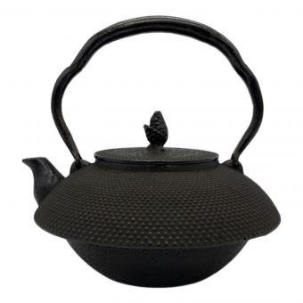 南部鉄器 (ナンブテッキ) 鉄瓶 18型 東屋霰