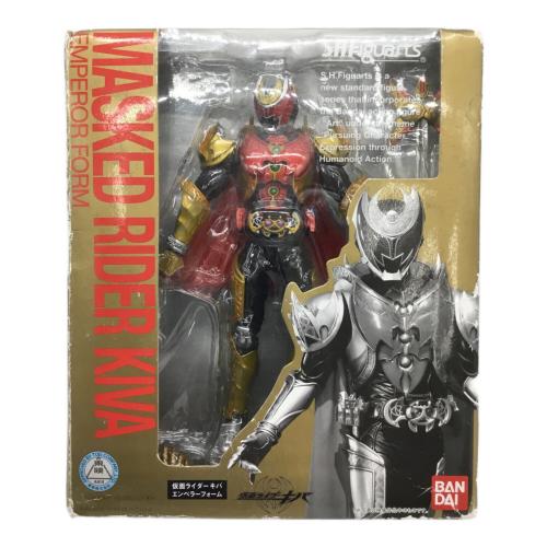 BANDAI (バンダイ) 仮面ライダーキバ エンペラーフォーム フィギュア 仮面ライダーキバ S.H.Figuarts 2109335
