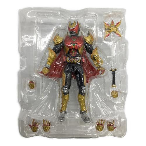 BANDAI (バンダイ) 仮面ライダーキバ エンペラーフォーム フィギュア 仮面ライダーキバ S.H.Figuarts 2109335