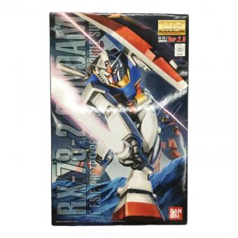 BANDAI (バンダイ) 1/100 MG RX-78-2 ガンダム Ver2.0 ガンプラ 機動戦士ガンダム 0155520