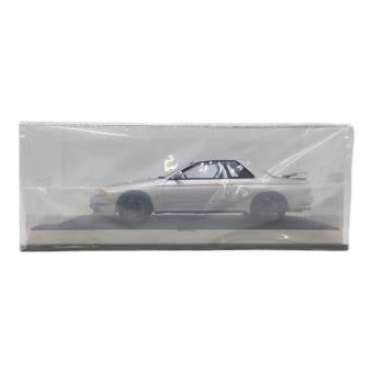 MOTORHELIX (モーターヘリックス) 1/18 Nissan Skyline GT-R R32 Customized Version シルバー ダイキャストカー MH027SR