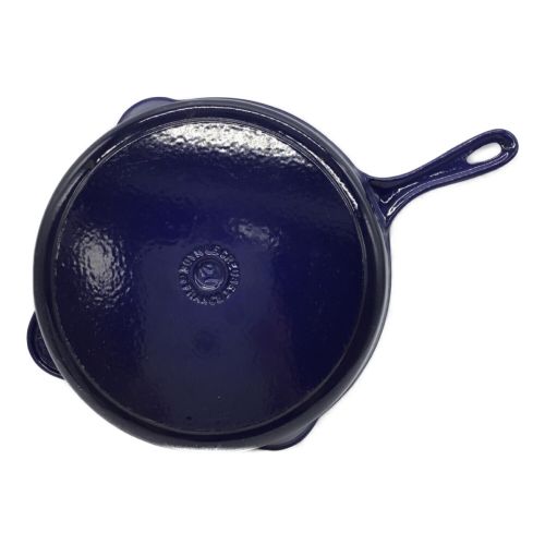 LE CREUSET (ルクルーゼ) ディープカバードスキレット ブルー カサドゥ｜トレファクONLINE