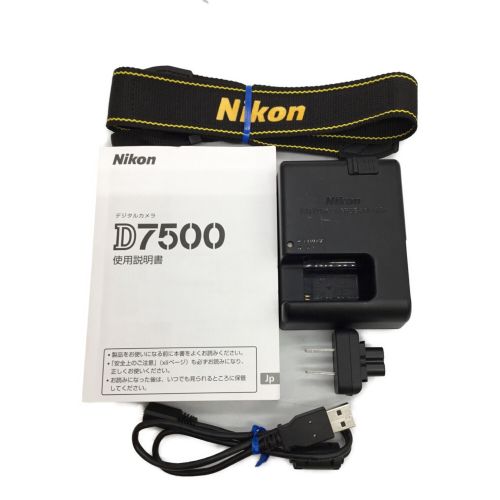 ニコンD7200+18-140mmVR Kit 予備電池　美品