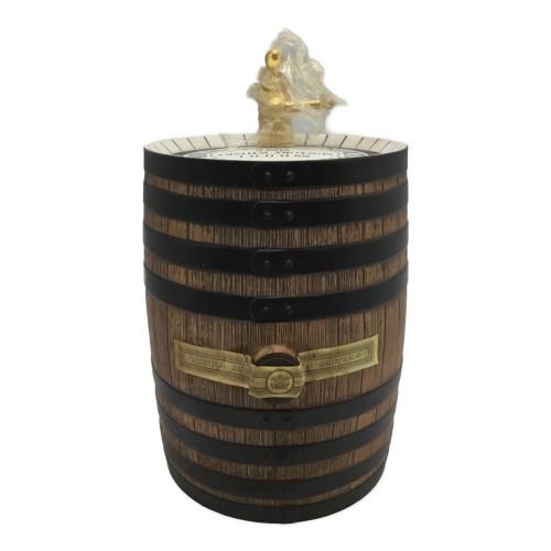 サントリー ウィスキー 1800ml ROYAL 樽型 陶器ボトル 未開封 