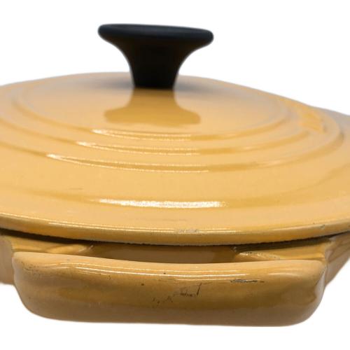 LE CREUSET (ルクルーゼ) 両手鍋 25cm イエロー｜トレファクONLINE
