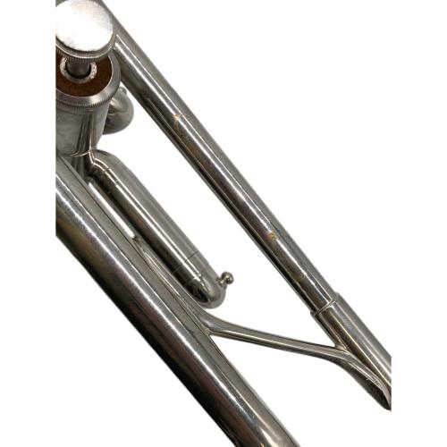 YAMAHA (ヤマハ) ジャンク品 トランペットYTR-136 キズ・打痕有 ケース付 チューニング管抜けません