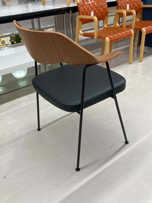 ACTUS (アクタス) ダイニングチェアー 675 ブラック×ブラウン アームチェアー