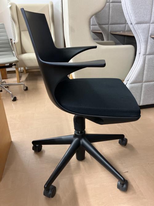Kartell (カルテル) チェア ブラック スプーンチェア