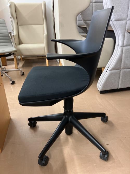 Kartell (カルテル) チェア ブラック スプーンチェア