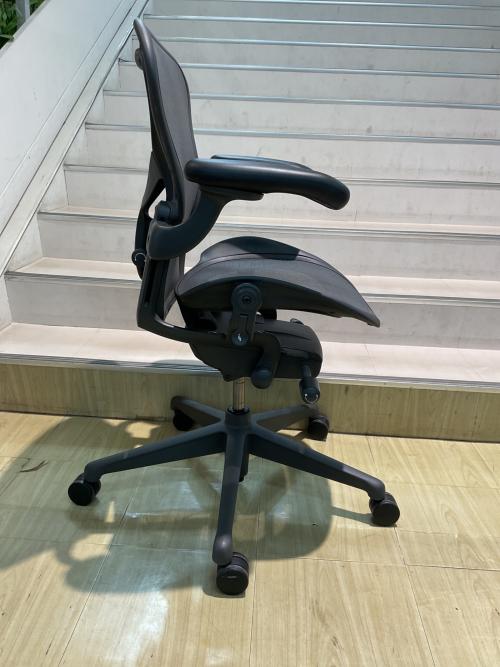 Herman Miller (ハーマンミラー) ワークチェアー AER1A13DW-0007 2020年製 グラファイトカラー Aサイズ（スモールサイズ）