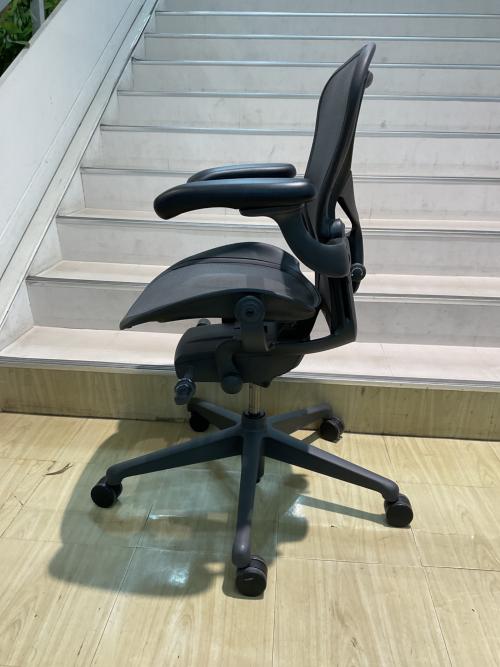 Herman Miller (ハーマンミラー) ワークチェアー AER1A13DW-0007 2020年製 グラファイトカラー Aサイズ（スモールサイズ）