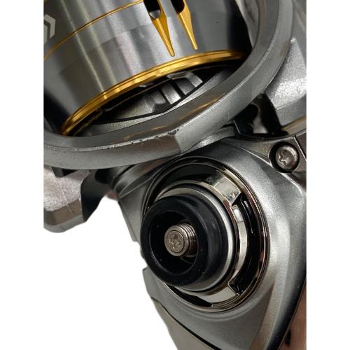DAIWA (ダイワ) リール FREAMS LT2500S-XH ケース付