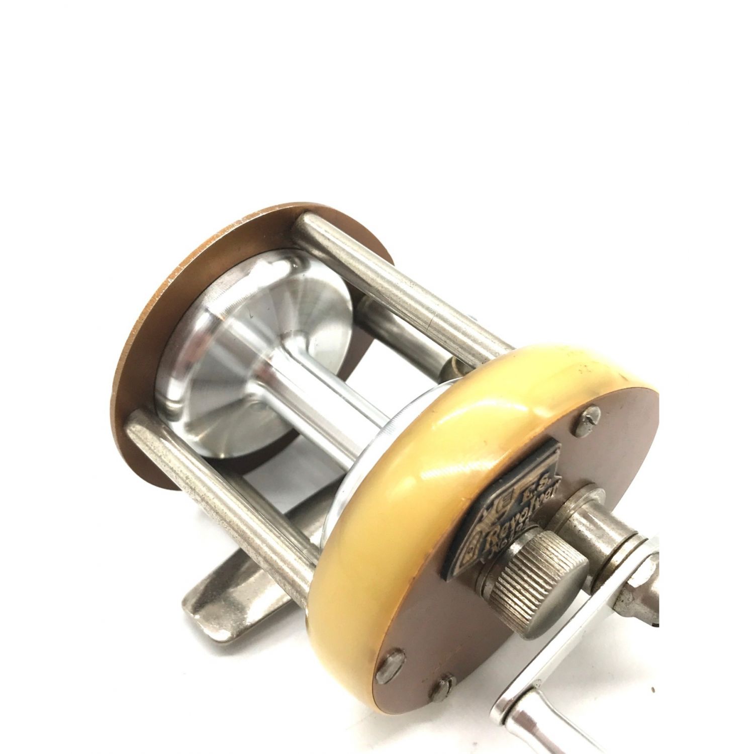 E S Revolve リボルバー ダイレクトリール Revolver 424 Es No 424 ベイトリール エッグシェイプ型 バスポンド トレファクonline