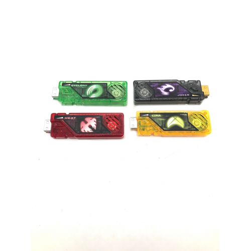 BANDAI (バンダイ) DXダブルドライバー 変身アイテム 仮面ライダーダブル