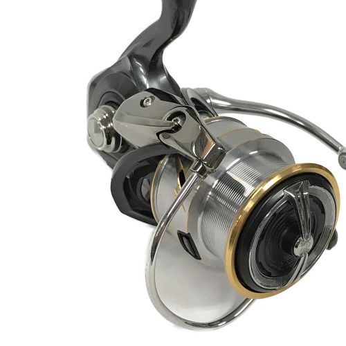 DAIWA (ダイワ) スピニングリール LUVIAS LT3000S-CXH