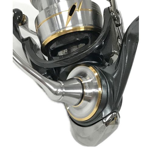 DAIWA (ダイワ) スピニングリール LUVIAS LT3000S-CXH