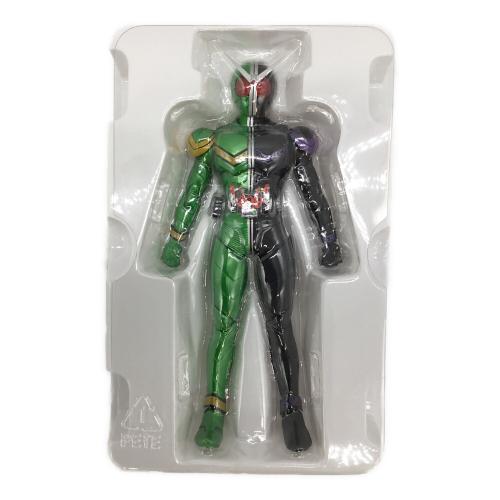 BANDAI (バンダイ) 仮面ライダーW サイクロンジョーカー フィギュア 仮面ライダーW S.H.Figuarts 真骨彫製法