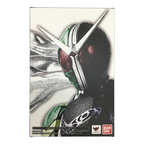 BANDAI (バンダイ) 仮面ライダーW サイクロンジョーカー フィギュア 仮面ライダーW S.H.Figuarts 真骨彫製法