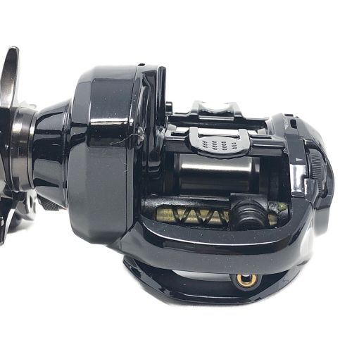 SHIMANO (シマノ) ベイトリール 17 Scorpion DC 101 03660