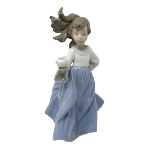 LLADRO (リヤドロ) フィギュリン NAO 少女