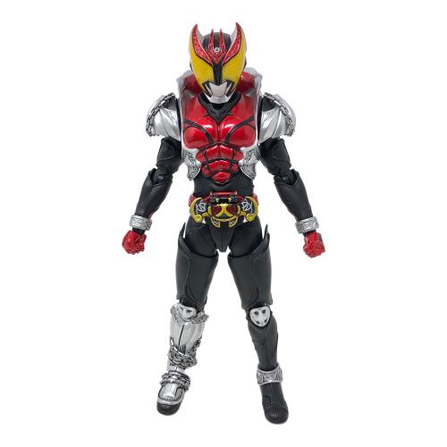 BANDAI (バンダイ) 仮面ライダーキバ キバフォーム フィギュア S.H.Figuarts（フィギュアーツ） 真骨彫製法 仮面ライダーキバ