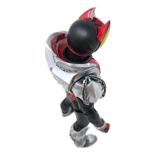 BANDAI (バンダイ) 仮面ライダーキバ キバフォーム フィギュア S.H.Figuarts（フィギュアーツ） 真骨彫製法 仮面ライダーキバ
