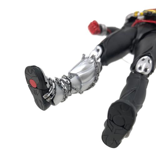 BANDAI (バンダイ) 仮面ライダーキバ キバフォーム フィギュア S.H.Figuarts（フィギュアーツ） 真骨彫製法 仮面ライダーキバ