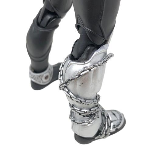 BANDAI (バンダイ) 仮面ライダーキバ キバフォーム フィギュア S.H.Figuarts（フィギュアーツ） 真骨彫製法 仮面ライダーキバ