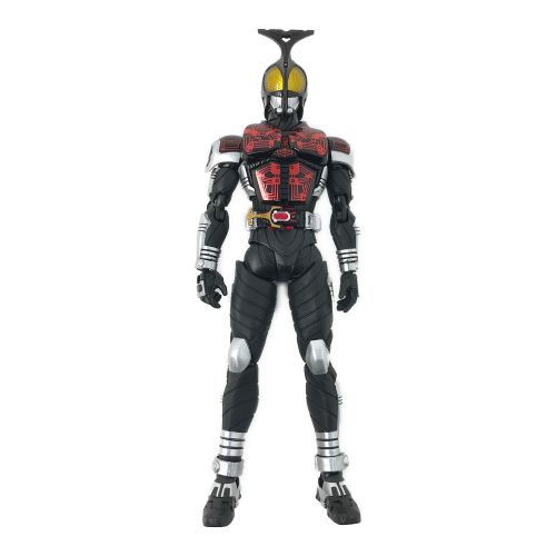 BANDAI (バンダイ) フィギュア 仮面ライダーダークカブト ライダーフォーム 仮面ライダーカブト S.H.Figuarts 真骨彫製法