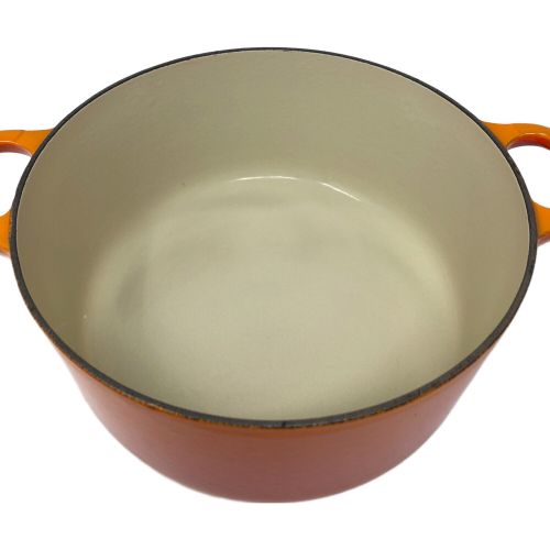 LE CREUSET (ルクルーゼ) 両手鍋 SIZE 22 オレンジ