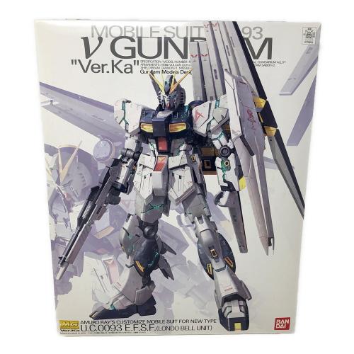 BANDAI (バンダイ) 地球連邦軍ニュータイプ専用モビルスーツ RX-93 νガンダム (ニューガンダム) プラモデル 1/100スケール マスターグレードモデル