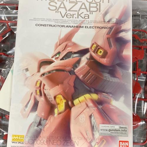 BANDAI (バンダイ) ガンプラ ネオ・ジオン軍ニュータイプ専用モビルスーツ MSN-04 サザビー Ver.Ka 1/100スケール マスターモデル 機動戦士ガンダム 逆襲のシャア プラモデル MG 5055457