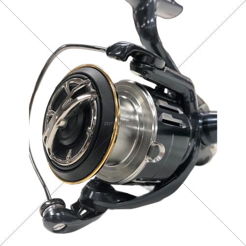 SHIMANO (シマノ) スピニングリール 17 TWINPOWER （ツインパワー） XD 4000XG 03747