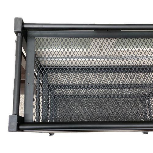 ラック ブラック