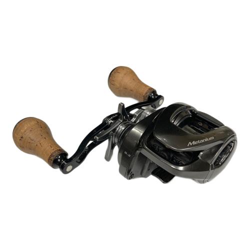 SHIMANO (シマノ) ベイトリール 20 Metanium（メタニウム） 04112B 右ハンドル