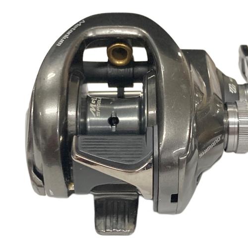SHIMANO (シマノ) ベイトリール 20 Metanium（メタニウム） 04112B 右ハンドル