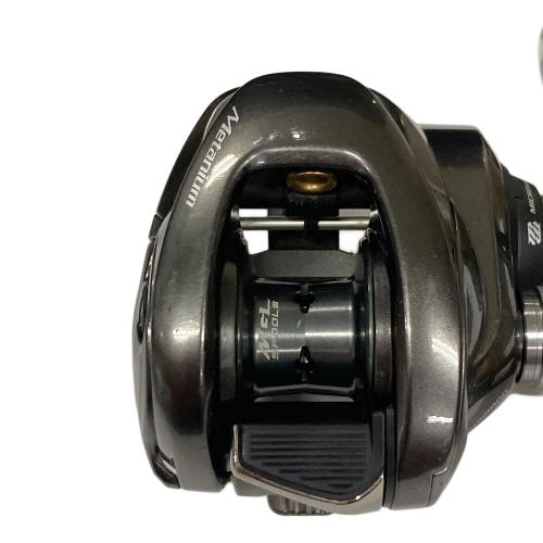 SHIMANO (シマノ) ベイトリール 20 Metanium（メタニウム） 04112B 右ハンドル