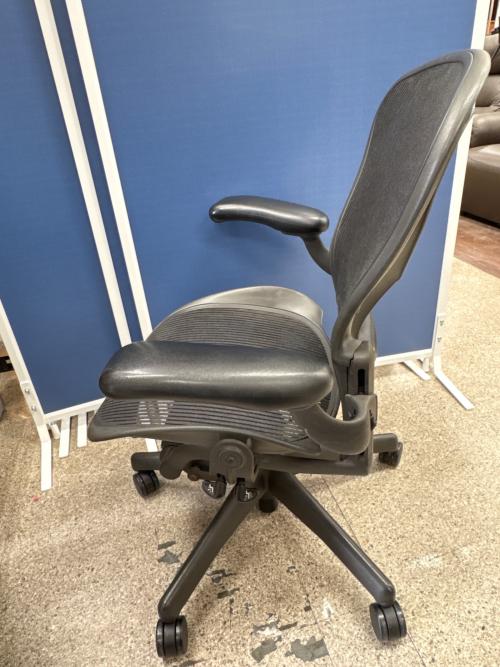 Herman Miller (ハーマンミラー) アーロンチェアクラシック AE123AWB ブラック