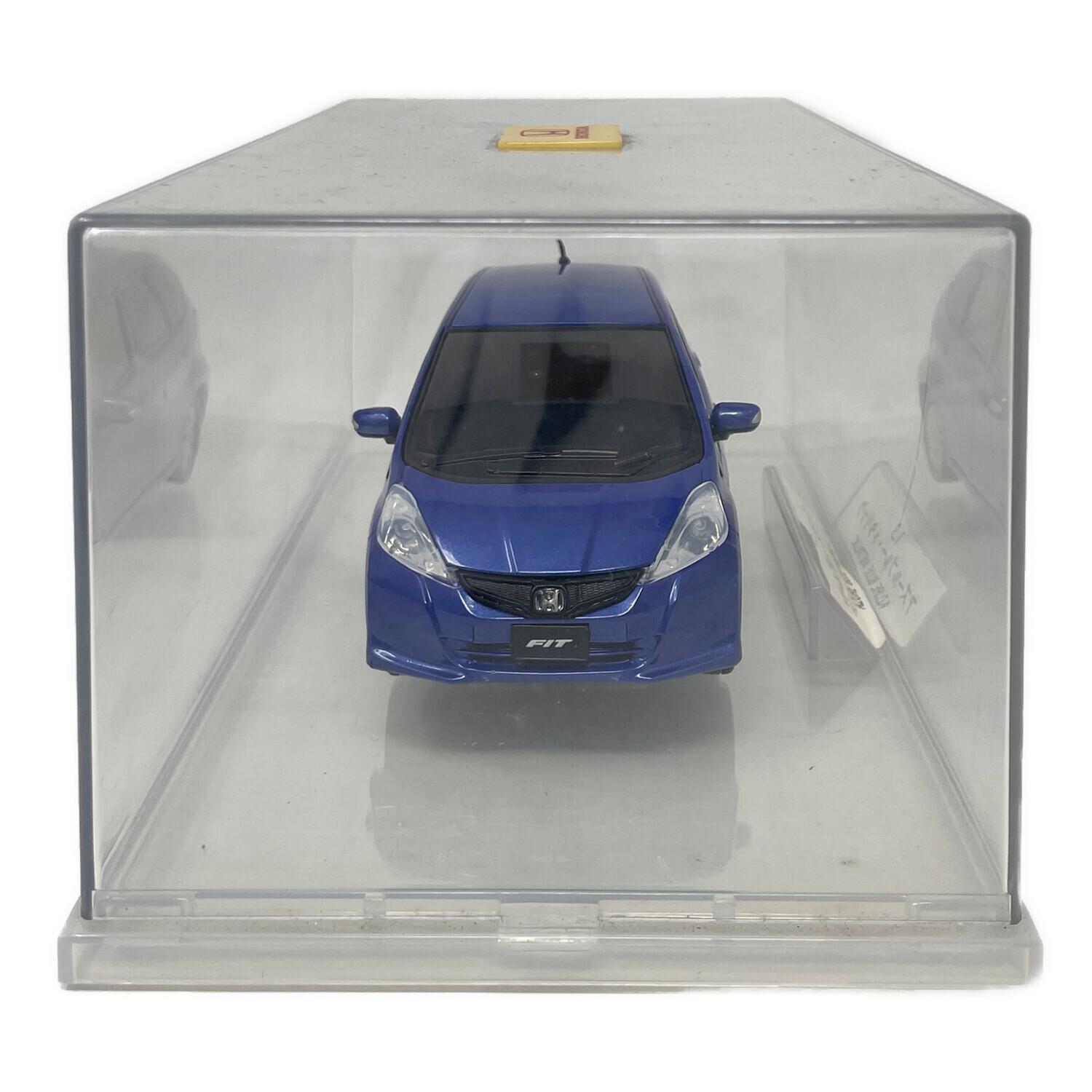 HONDA（ホンダ） FIT（フィット） アズールブルー・メタリック モデル